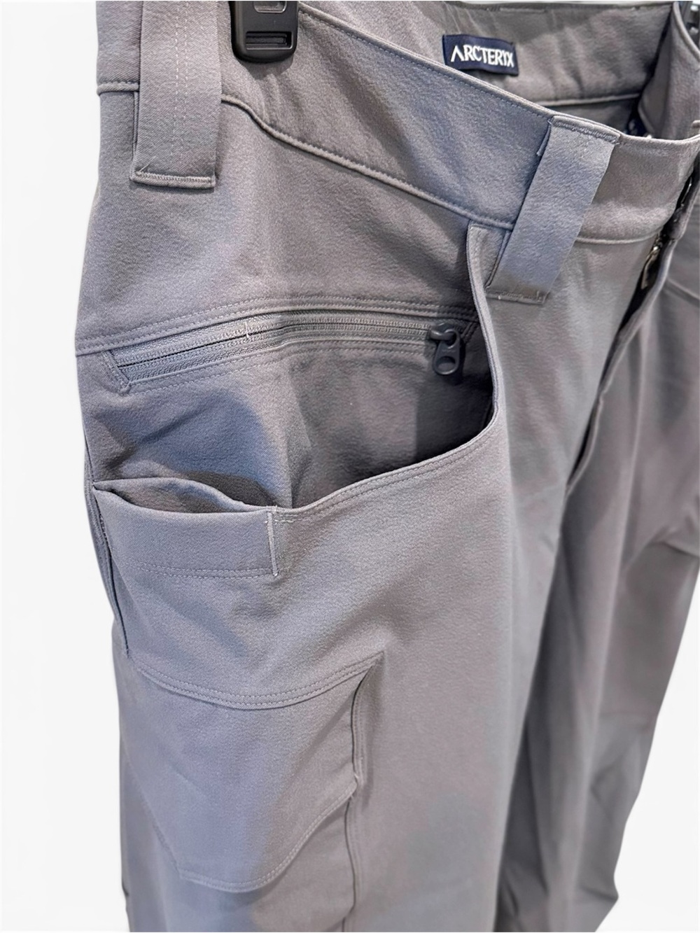 Arc’teryx Gamma LT Softshell Cargo Pants Men’s - LG - Gray - Picture 3 of 5